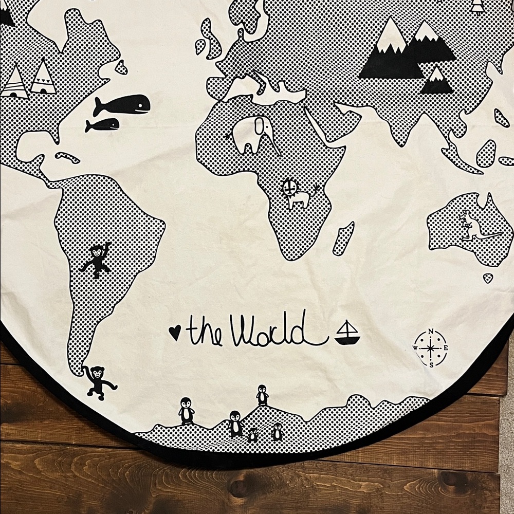 Black and White World Map Round Tapestry